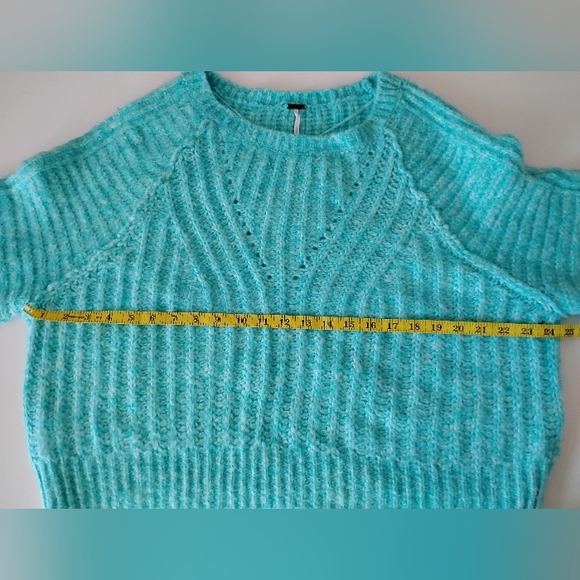Free People Puff Sleeve Fuzzy Oversized Cropped Sweater Turquoise Colorful Sz M - Picture 12 of 13